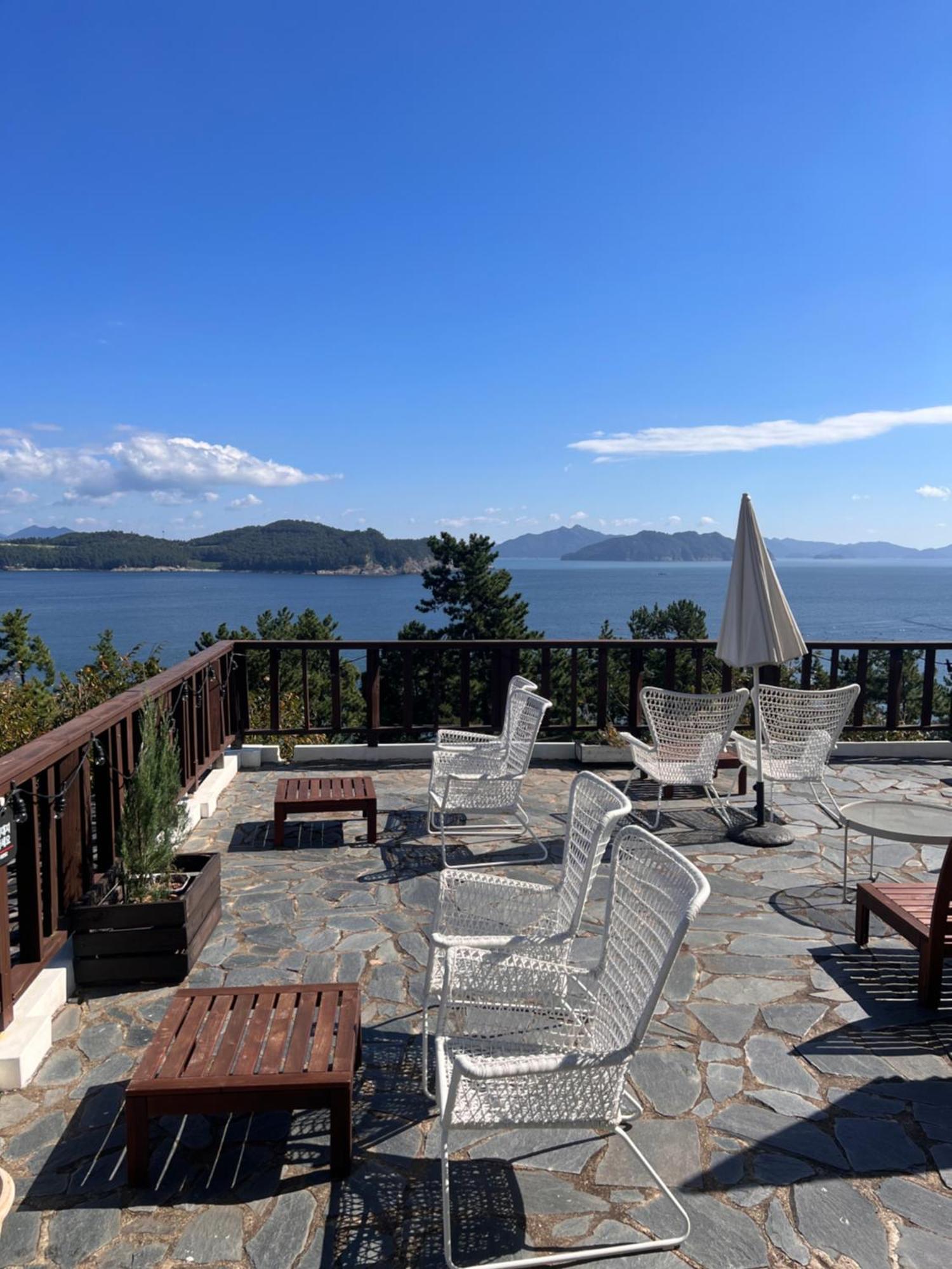 Country House Exclamation Mark & Comma Namhae Exterior photo