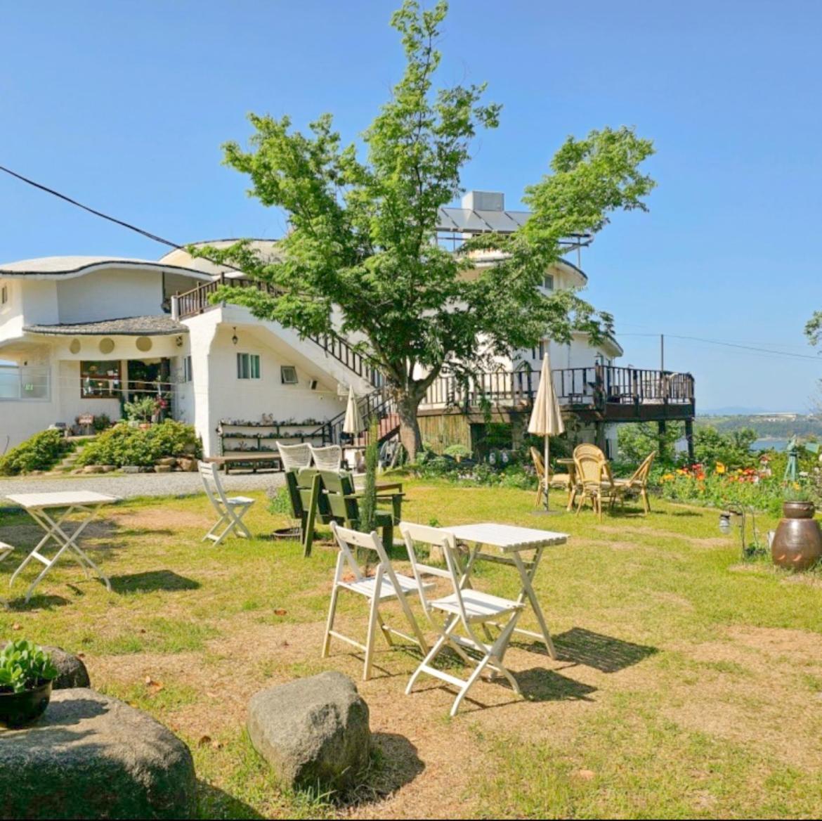 Country House Exclamation Mark & Comma Namhae Exterior photo